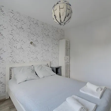 Apartment Calme - Parking Prive - Proche Tram